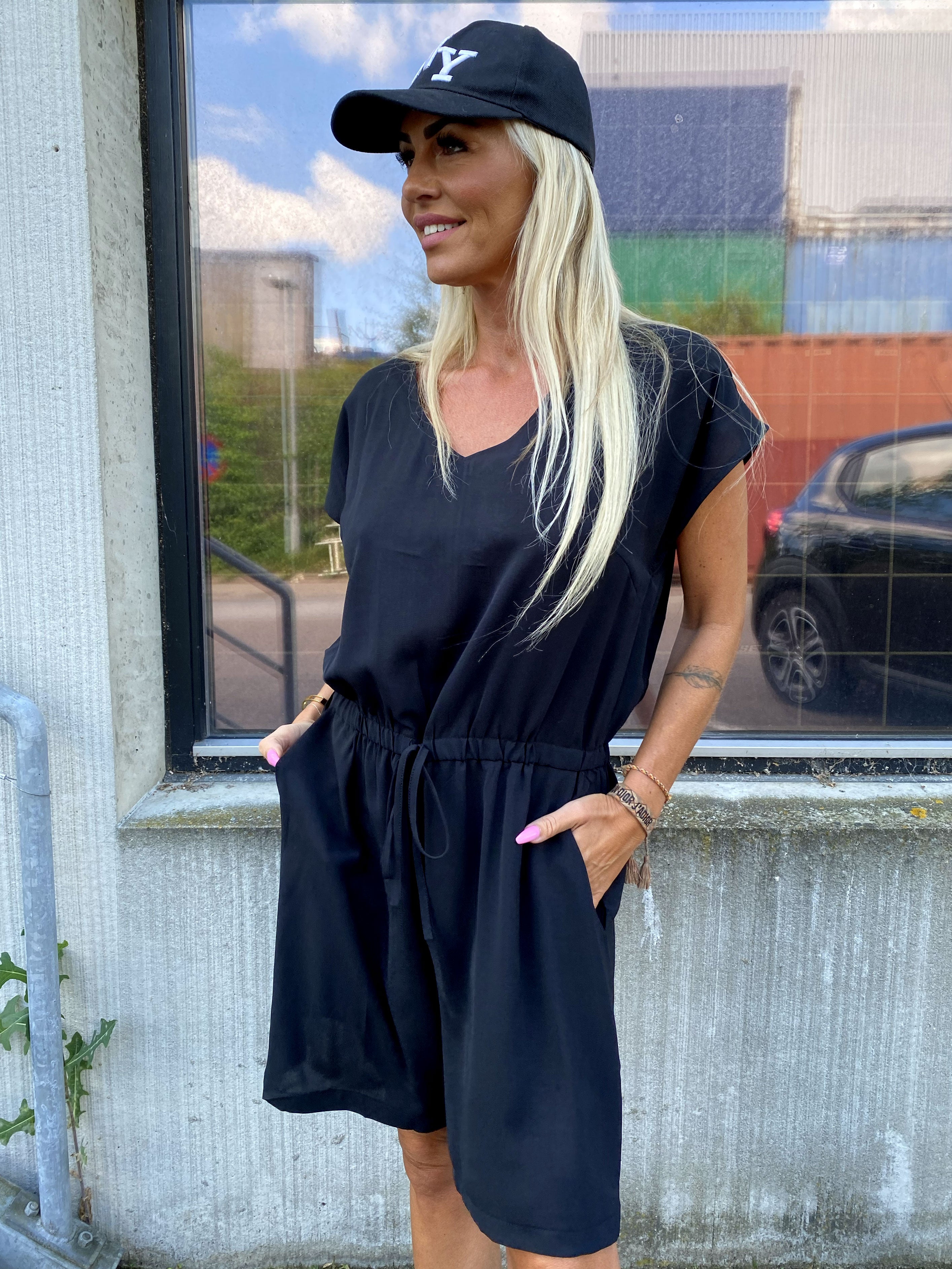 Krystina - Jumpsuit med knytband i midjan